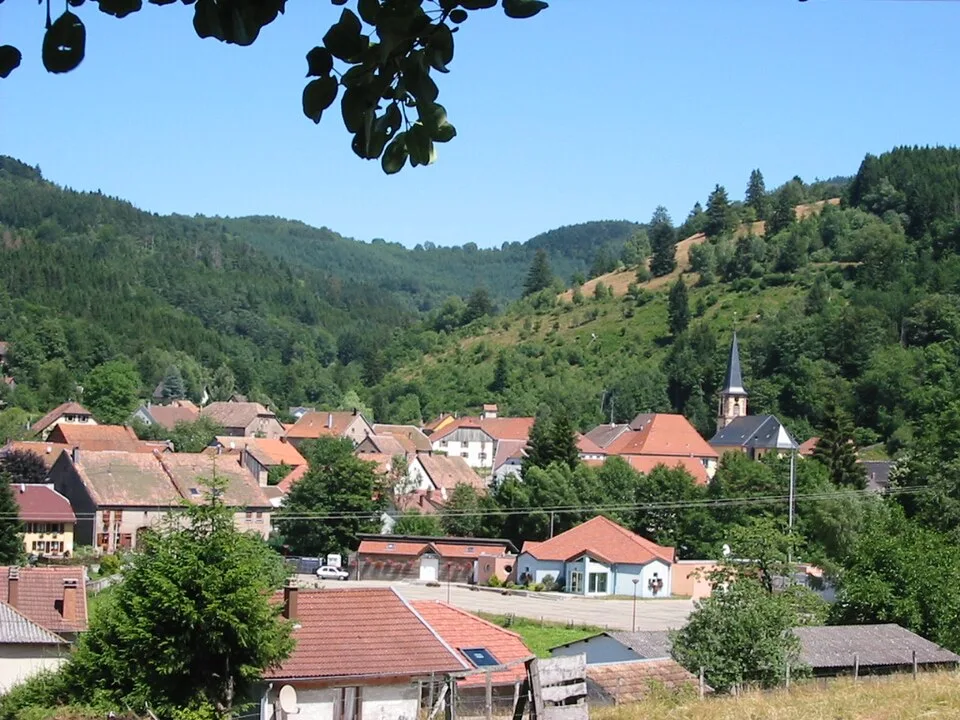 Colroy-la-Roche 
 
  Commune du Bas-Rhin 
 Photographie personnelle, prise le 17 juillet 2006 
 Copyright © Christian Amet